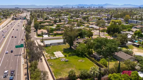 View/Area - 1730 E Rose Ln, Phoenix, AZ 85016 photo 9 of 16