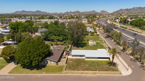 View/Area - 1730 E Rose Ln, Phoenix, AZ 85016 photo 3 of 16