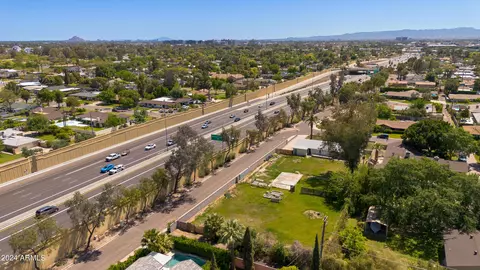 View/Area - 1730 E Rose Ln, Phoenix, AZ 85016 photo 7 of 16