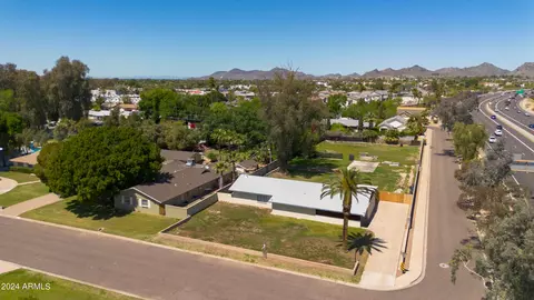 View/Area - 1730 E Rose Ln, Phoenix, AZ 85016 photo 5 of 16