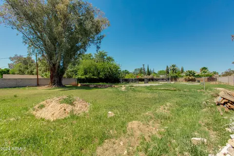 Exterior - 1730 E Rose Ln, Phoenix, AZ 85016 photo 3 of 9