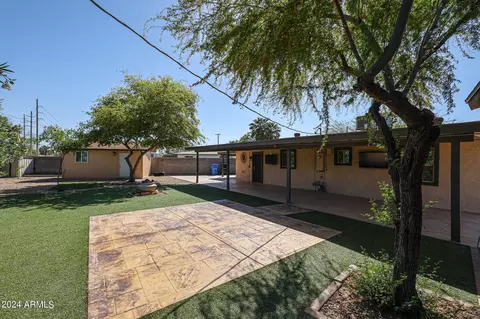 Exterior - 11037 N 18th Ave, Phoenix, AZ 85029 photo 7 of 12
