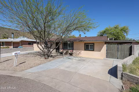 Exterior - 11037 N 18th Ave, Phoenix, AZ 85029 photo 2 of 12
