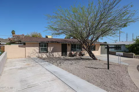 Exterior - 11037 N 18th Ave, Phoenix, AZ 85029 photo 3 of 12