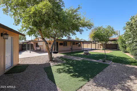 Exterior - 11037 N 18th Ave, Phoenix, AZ 85029 photo 8 of 12