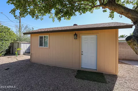 Exterior - 11037 N 18th Ave, Phoenix, AZ 85029 photo 11 of 12