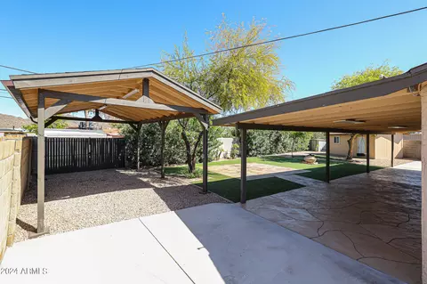 Exterior - 11037 N 18th Ave, Phoenix, AZ 85029 photo 9 of 12