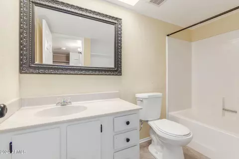 Bath - 214 E Ruth Ave #108, Phoenix, AZ 85020 photo 4 of 4