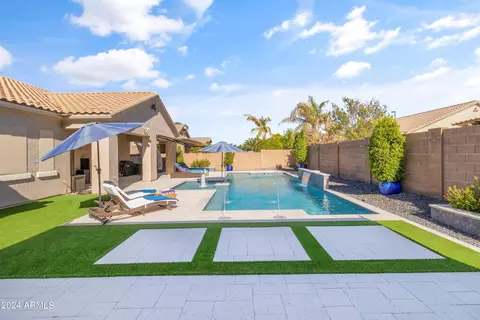 Exterior - 3075 E Warbler Rd, Gilbert, AZ 85297 photo 9 of 12