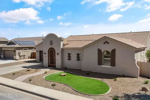 Exterior - 3075 E Warbler Rd, Gilbert, AZ 85297 photo 2 of 12