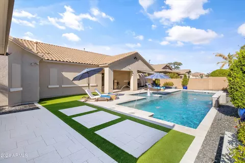 Exterior - 3075 E Warbler Rd, Gilbert, AZ 85297 photo 7 of 12