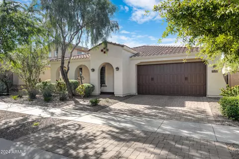 Exterior - 10725 E Kinetic Dr, Mesa, AZ 85212 photo 3 of 18