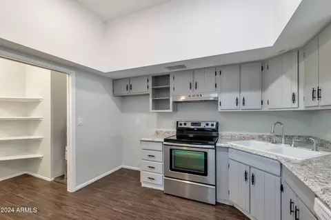Kitchen - 6538 N 24th Dr, Phoenix, AZ 85015 photo 1 of 3