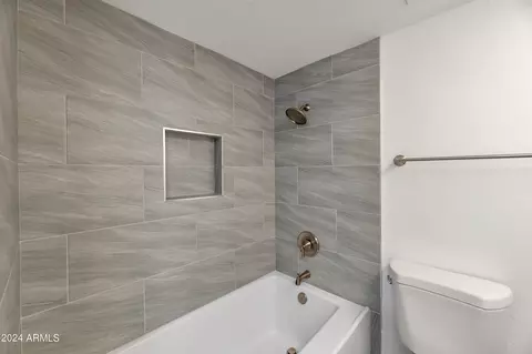 Bath - 6538 N 24th Dr, Phoenix, AZ 85015 photo 2 of 3
