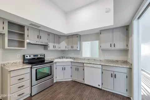 Kitchen - 6538 N 24th Dr, Phoenix, AZ 85015 photo 2 of 3