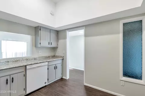 Kitchen - 6538 N 24th Dr, Phoenix, AZ 85015 photo 3 of 3