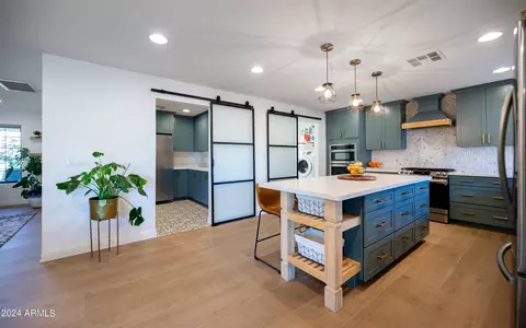 340 E Acapulco Ln, Phoenix, AZ 85022 photo 14