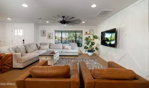 340 E Acapulco Ln, Phoenix, AZ 85022 photo 6
