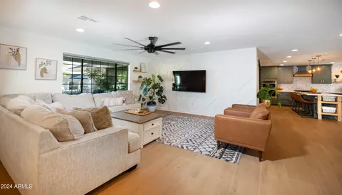 340 E Acapulco Ln, Phoenix, AZ 85022 photo 9