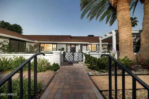 340 E Acapulco Ln, Phoenix, AZ 85022 photo 2