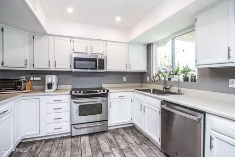 727 W Palomino Dr, Chandler, AZ 85225