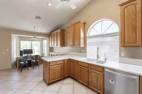 4528 E Kiva Ct, Phoenix, AZ 85044 photo 5