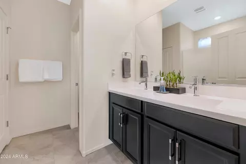 1529 E Saint Catherine Ave, Phoenix, AZ 85042 photo 13