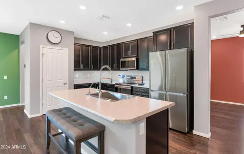 1529 E Saint Catherine Ave, Phoenix, AZ 85042 photo 7