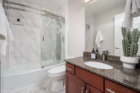 Bath - 2025 E Campbell Ave #314, Phoenix, AZ 85016 photo 4 of 4