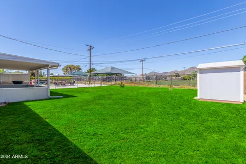 Exterior - 514 E Orchid Ln, Phoenix, AZ 85020 photo 7 of 11