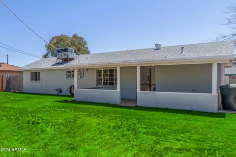 Exterior - 514 E Orchid Ln, Phoenix, AZ 85020 photo 9 of 11