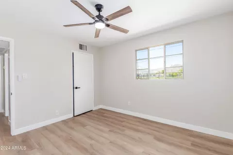 Bedroom - 514 E Orchid Ln, Phoenix, AZ 85020 photo 1 of 1