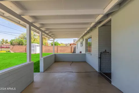 Exterior - 514 E Orchid Ln, Phoenix, AZ 85020 photo 5 of 11