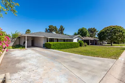 Exterior - 6801 N 14th Dr, Phoenix, AZ 85013 photo 14 of 15