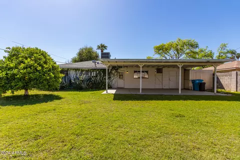 Exterior - 6801 N 14th Dr, Phoenix, AZ 85013 photo 7 of 15