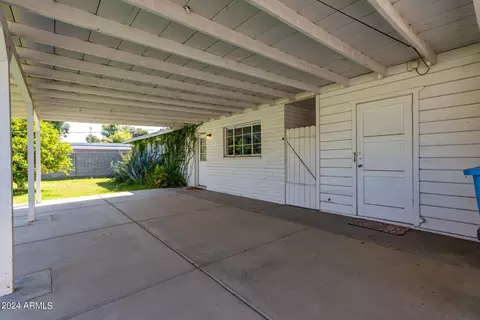 Exterior - 6801 N 14th Dr, Phoenix, AZ 85013 photo 9 of 15
