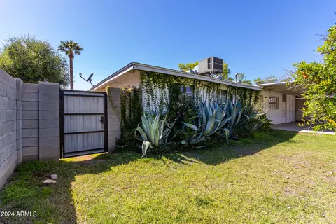Exterior - 6801 N 14th Dr, Phoenix, AZ 85013 photo 5 of 15