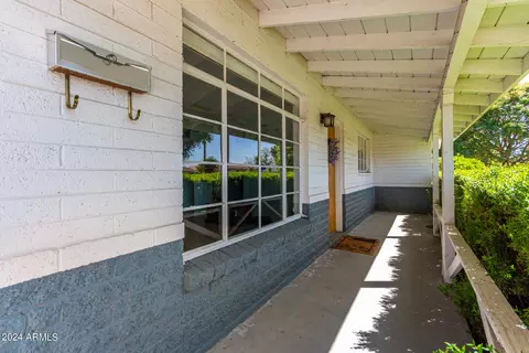 Exterior - 6801 N 14th Dr, Phoenix, AZ 85013 photo 10 of 15