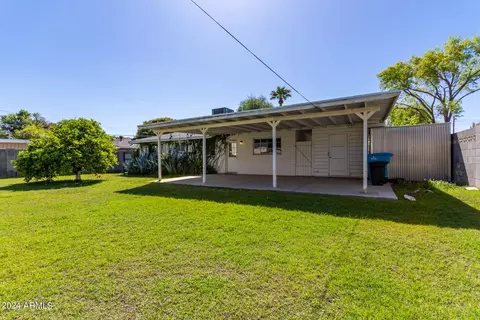 Exterior - 6801 N 14th Dr, Phoenix, AZ 85013 photo 6 of 15