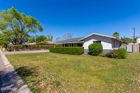 Exterior - 6801 N 14th Dr, Phoenix, AZ 85013 photo 3 of 15