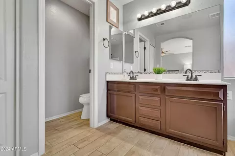 Bath - 1718 W Commerce Ave, Gilbert, AZ 85233 photo 2 of 4