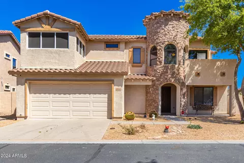 2332 E Cochise Ave, Apache Junction, AZ 85119