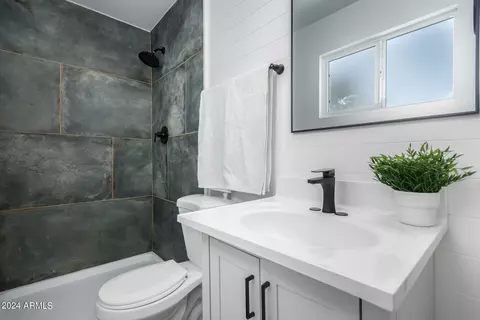 Bath - 3218 W Corrine Dr, Phoenix, AZ 85029 photo 1 of 2