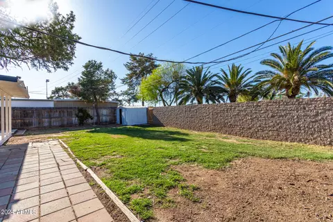 Exterior - 3218 W Corrine Dr, Phoenix, AZ 85029 photo 6 of 11
