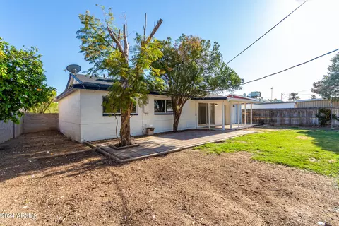 Exterior - 3218 W Corrine Dr, Phoenix, AZ 85029 photo 7 of 11