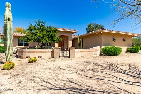 2324 W Tanya Trl, Phoenix, AZ 85086