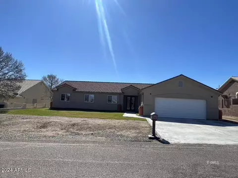 1218 Daou Dr, Globe, AZ 85501