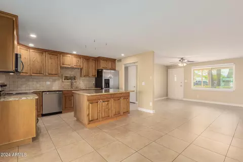 Kitchen - 3531 E Winchcomb Dr, Phoenix, AZ 85032 photo 3 of 7