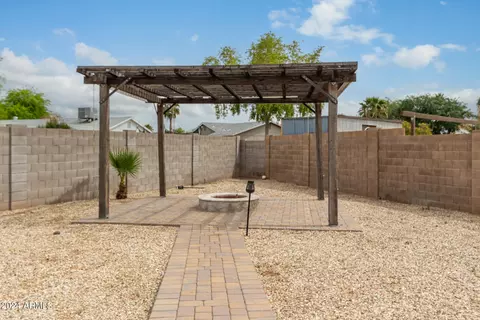 Exterior - 3531 E Winchcomb Dr, Phoenix, AZ 85032 photo 7 of 9