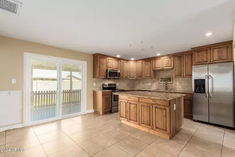 Kitchen - 3531 E Winchcomb Dr, Phoenix, AZ 85032 photo 4 of 7